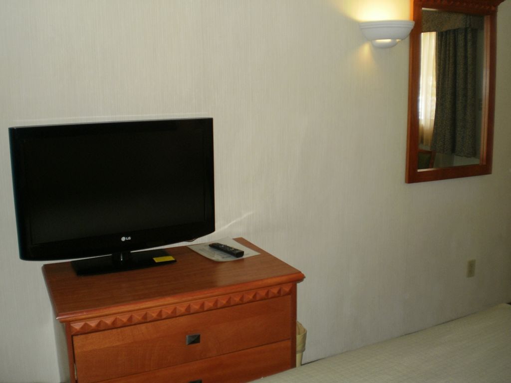 Magnuson Hotel Ely Habitación foto